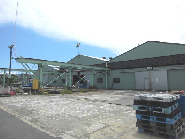 機装工場（右）<br>船装工場（中央）<br>木工場（左）